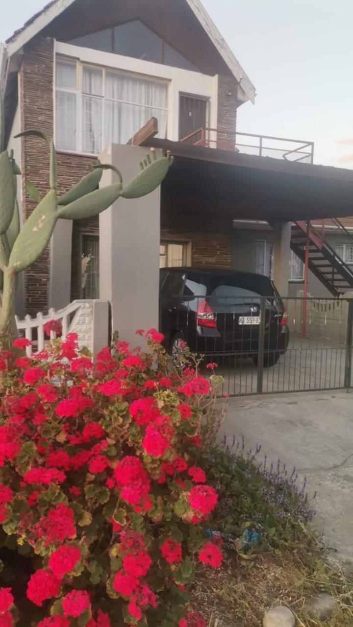 Transvaal Road, N1 Apartment